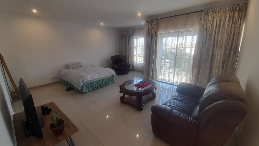 3 Bedroom Property for Sale in Gateway Manor North West